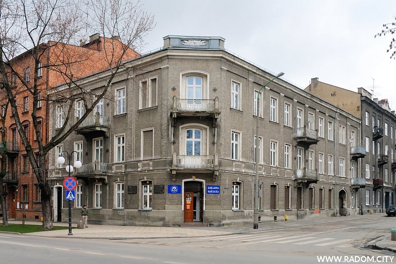 Radom. Budynek przy ul. Sienkiewicza 13 (róg Mickiewicza).