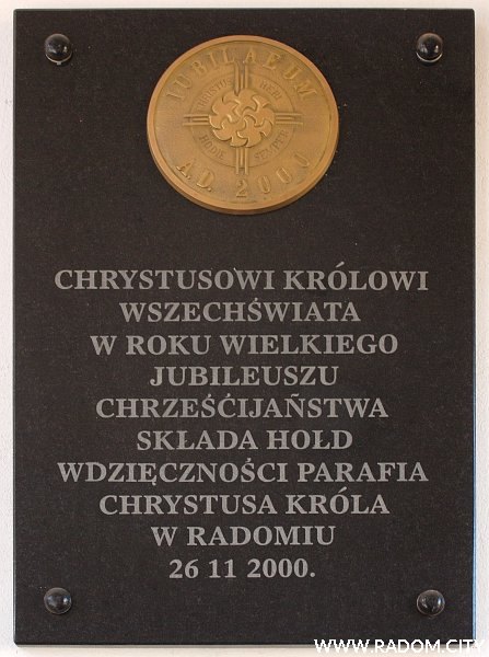 Radom. Tablica na ścianie kościoła przy ul. Orląt Lwowskich.