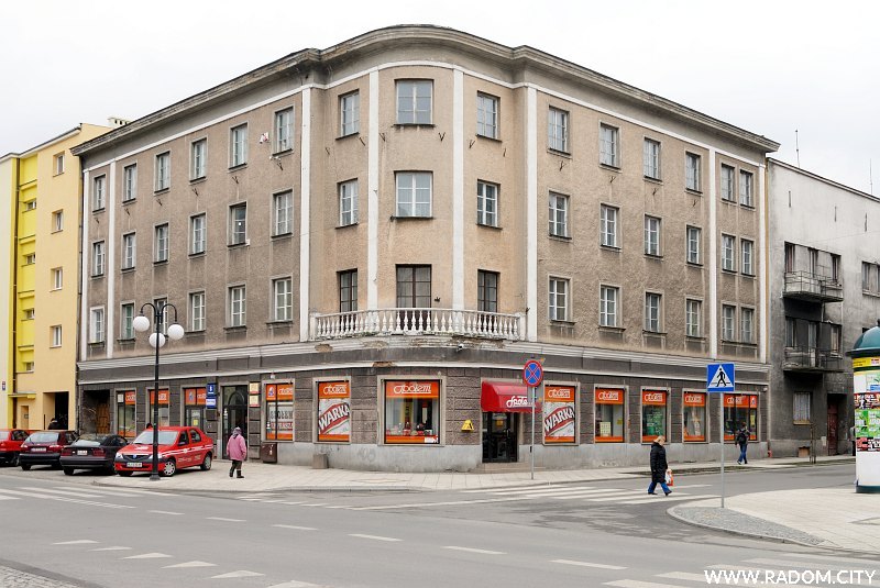 Radom. Budynek - rÃ³g Moniuszki/Sienkiewicza.