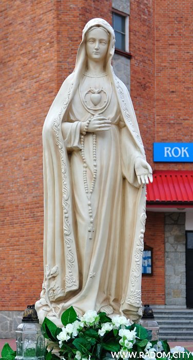 Radom. Pomnik Matki Bożej Fatimskiej.