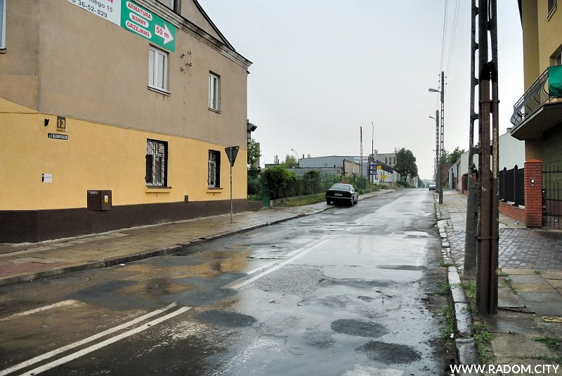 Radom. Ulica Dąbrowskiego, widok z ul. Słowackiego.