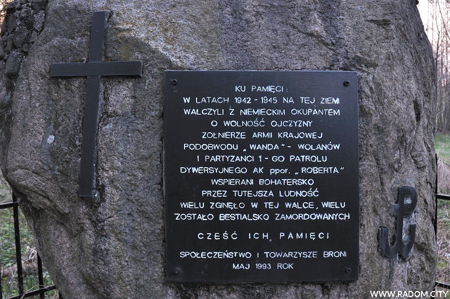 Radom. Pomnik - Chałupki Łaziskie.