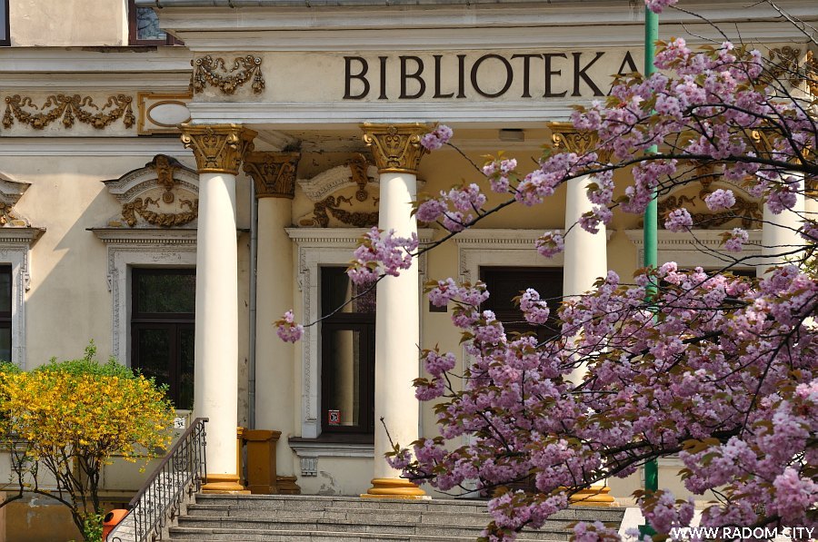 Radom. Biblioteka/Piłsudskiego.