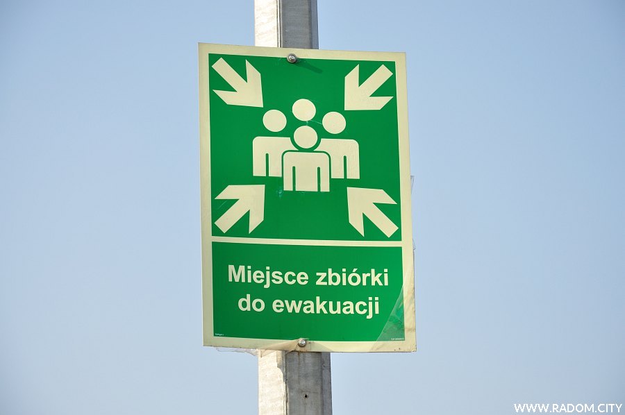 Radom. Tablica na parkingu przed Lidlem/Struga.
