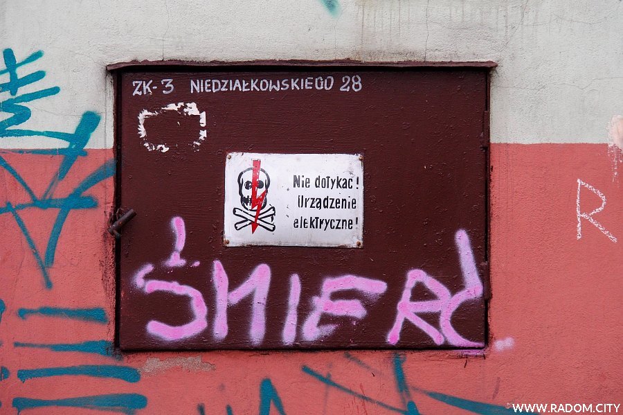 Radom. Graffiti/Niedziałkowskiego 28 (przy ul. Wysokiej).