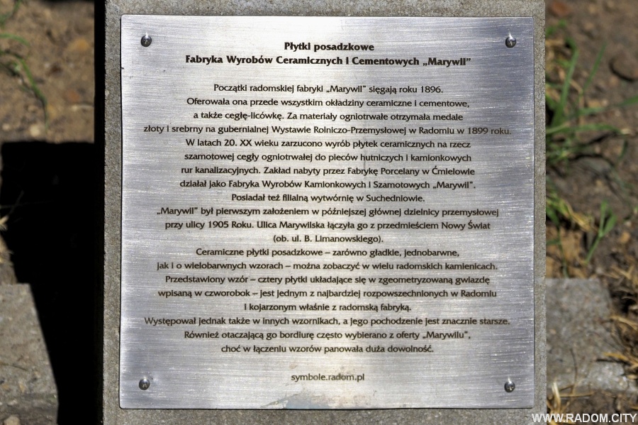 Radom. Symbol Radomia - płytki posadzkowe, Piłsudskiego.
