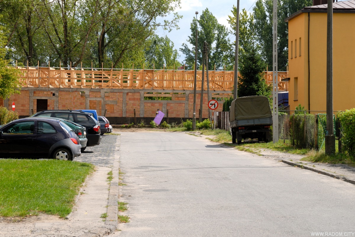 Radom. Ulica Cicha, widok w kierunku ul. Zakręt.