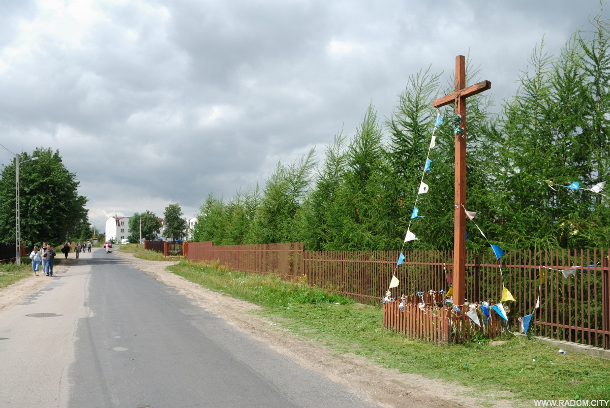 Radom. Krzyż - Klwatecka 36.