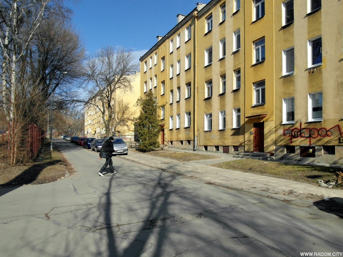 Radom. Ulica Lelewela widziana z ul. Orzeszkowej.