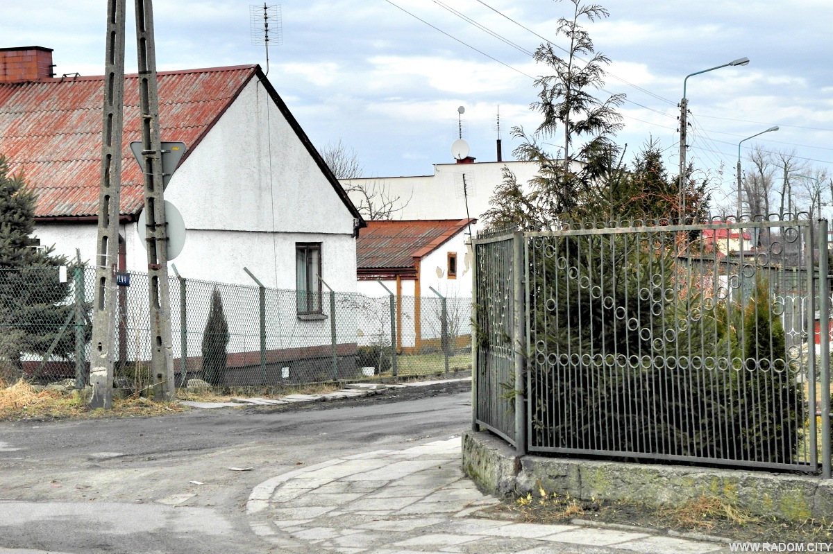 Radom. Ulica Tylna widziana z ul. 11 Listopada.