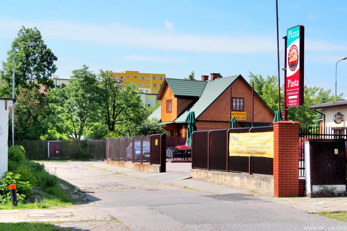 Radom. Ulica Grottgera widziana z ul. Okulickiego.
