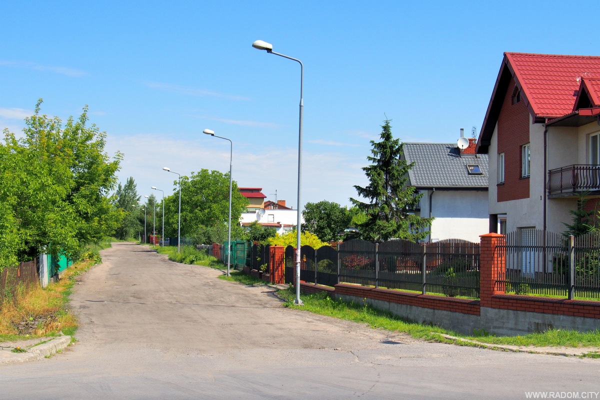 Radom. Ulica Kleeberga widziana z ul. Wolanowskiej.