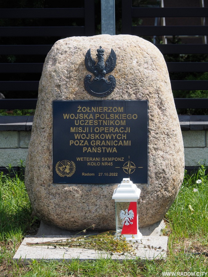 Radom. Pomnik Żołnierzy Misji Pokojowych.