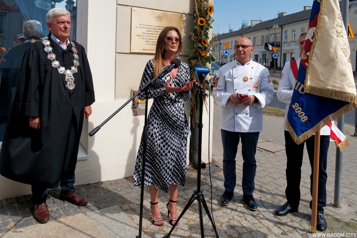 Radom. Odsłonięcie tablicy przy Rwańskiej 25.