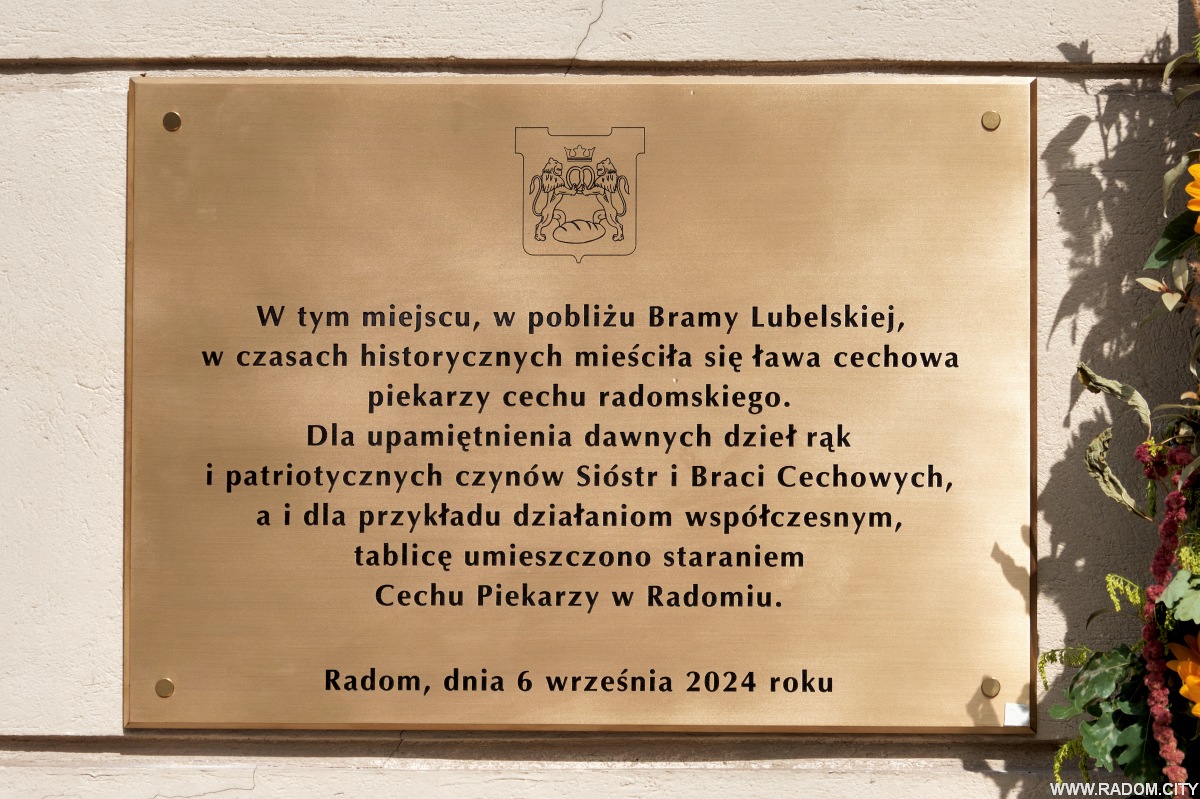 Radom. Odsłonięcie tablicy przy Rwańskiej 25.