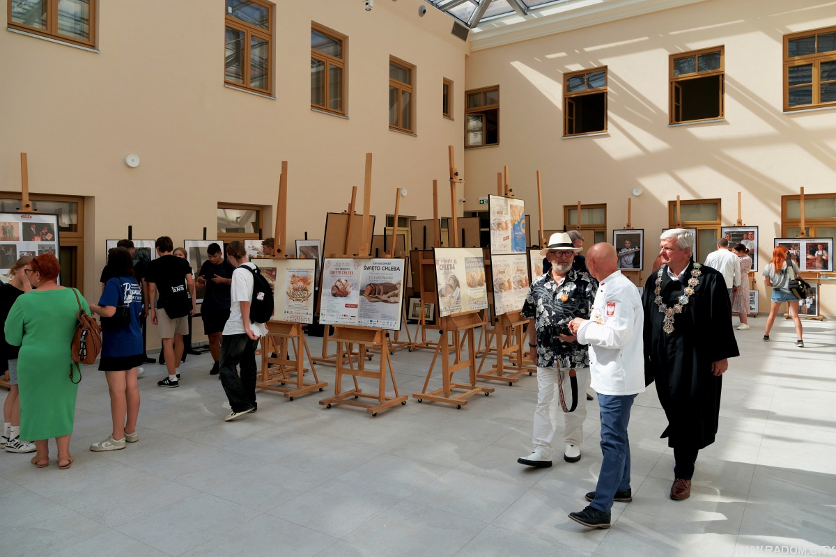 Radom. Święto Chleba - otwarcie wystawy.