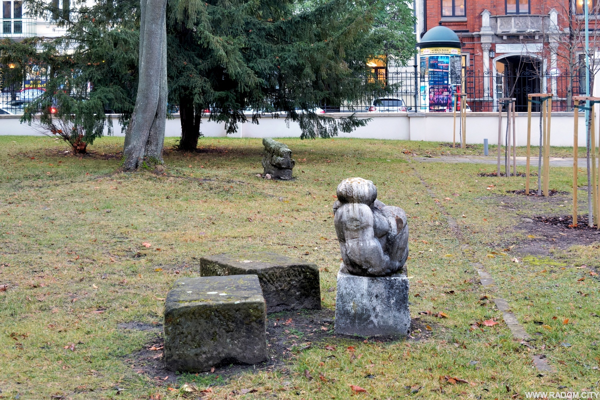 Radom. Rzeźba/Piłsudskiego.