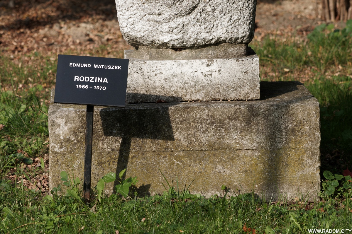 Radom. Rzeźba/Piłsudskiego.