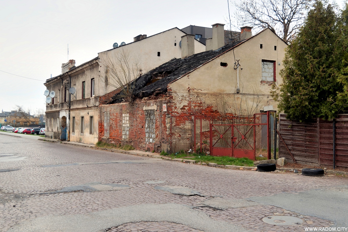 Radom. Budynki przy Tytoniowej.