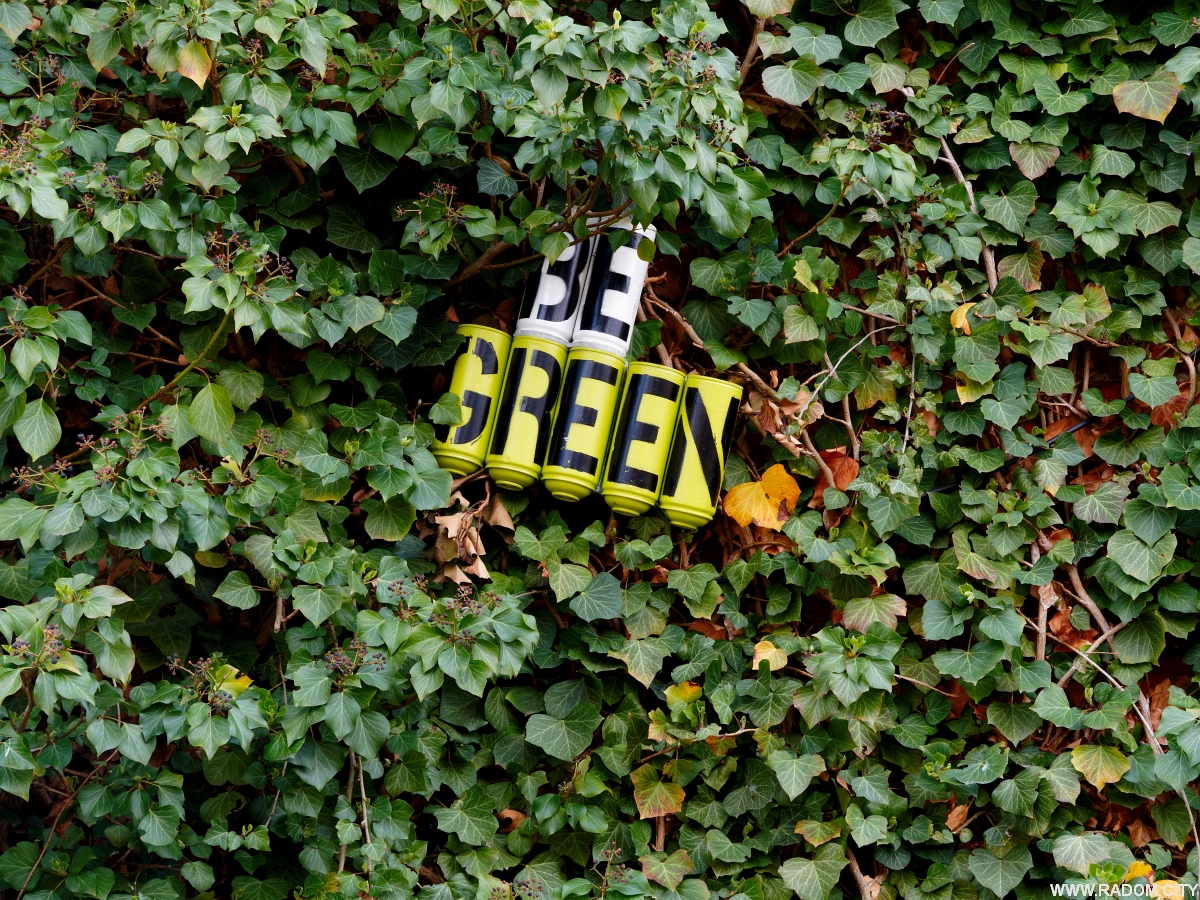 Radom. "BE GREEN" - róg Okopowej i Sportowej.