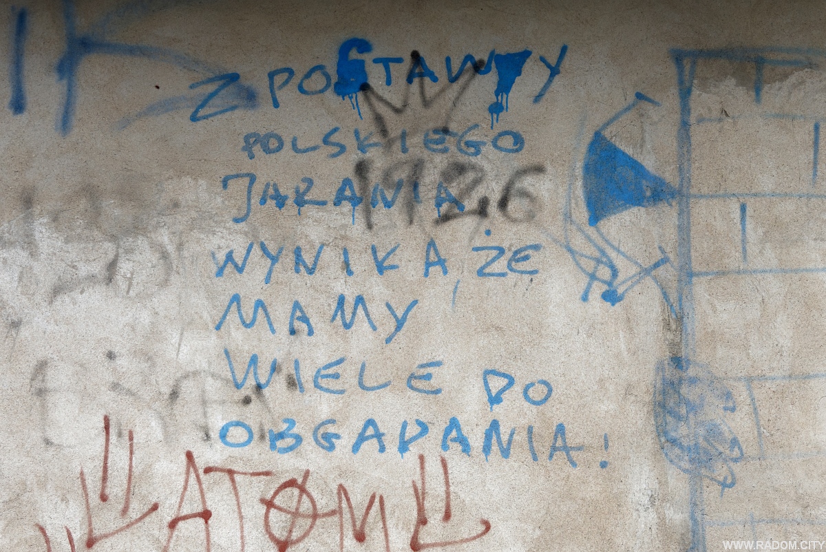 Radom. Napis przy Asnyka.