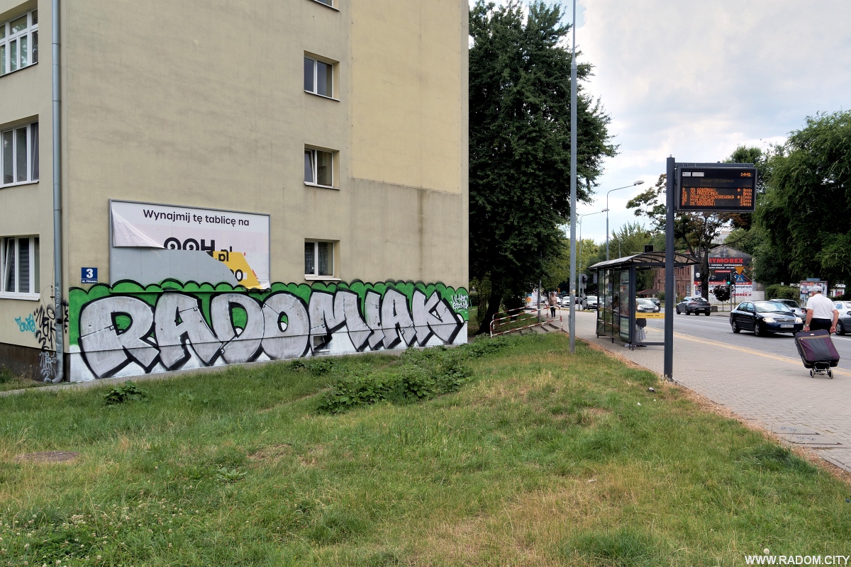 Radom. "Radomiak" na bloku przy Filtrowej.